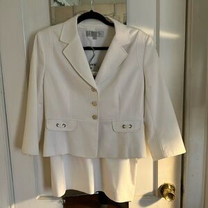 Elegant White Women's Blazer